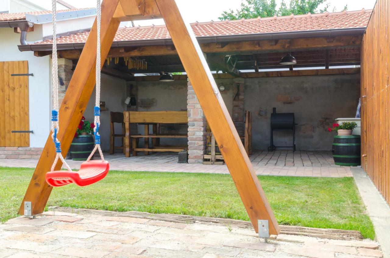 Villa Chalupa Hlohovec Exterior foto